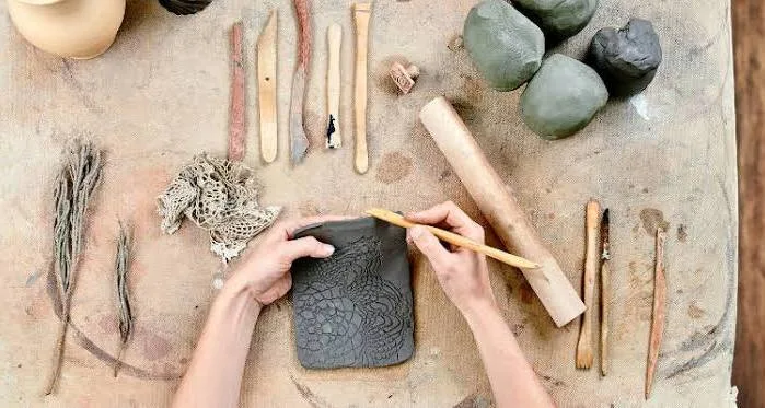 Modelage : les mains, la matière et l’apaisement